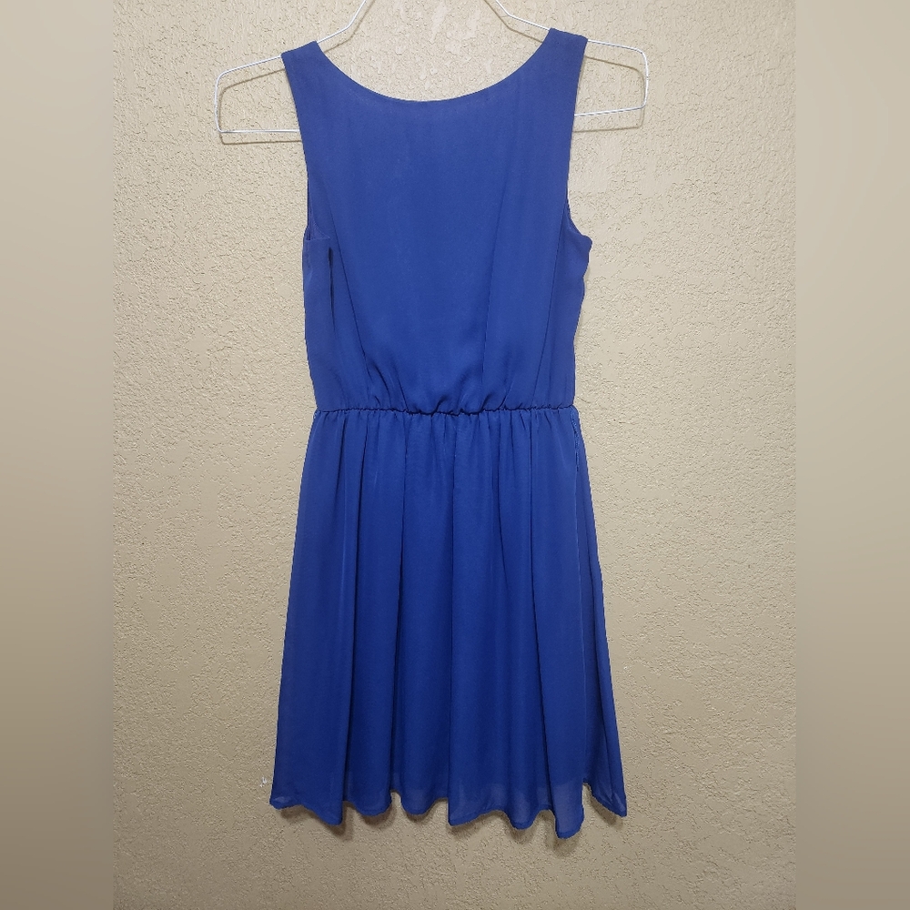 Dress - Picture 2 of 3
